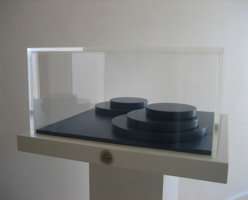 Middlesborough Art Gallery Display Cabinet - Lacquered MDF and Acrylic